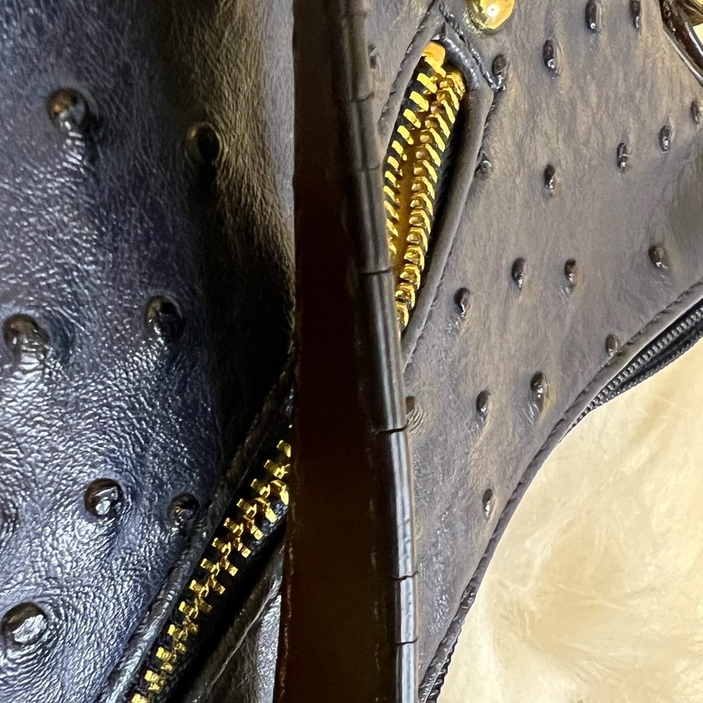 Giani Bernini Blue Ostrich-Embossed Shoulder Bag with unbranded chain crossbody - Picture 4 of 16